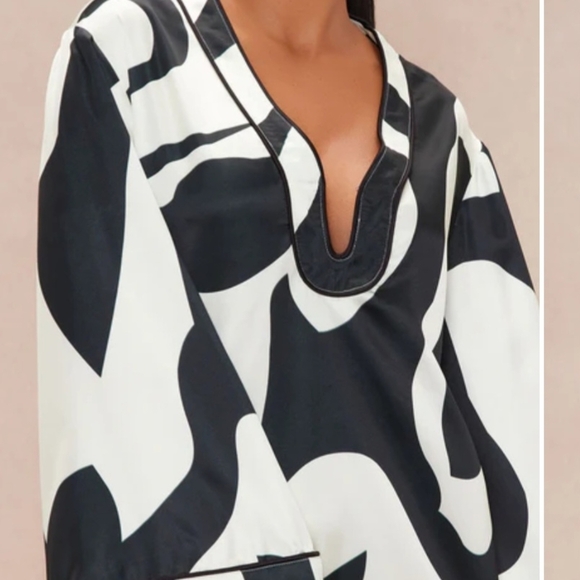 Black and White Abstract Kaftan NWT sold out style runs big - Picture 3 of 8